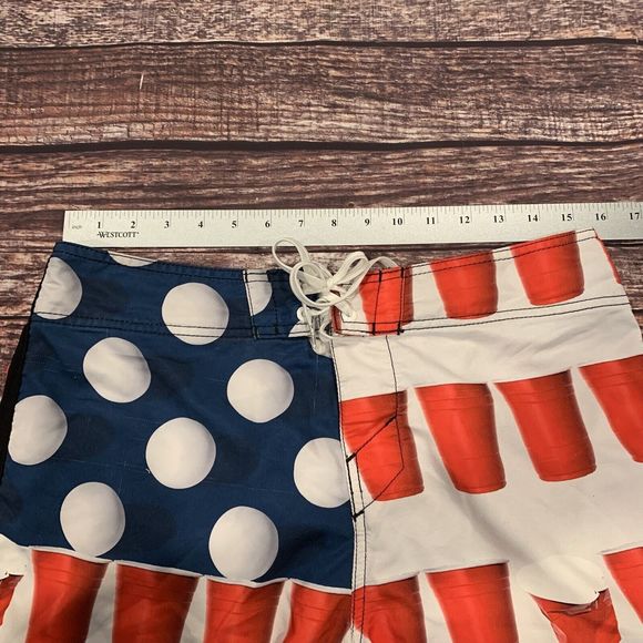 O'NEILL Mens Board Shorts Red Solo Cup Beer Pong American Flag Surf Trunks Sz 32 - Picture 9 of 9